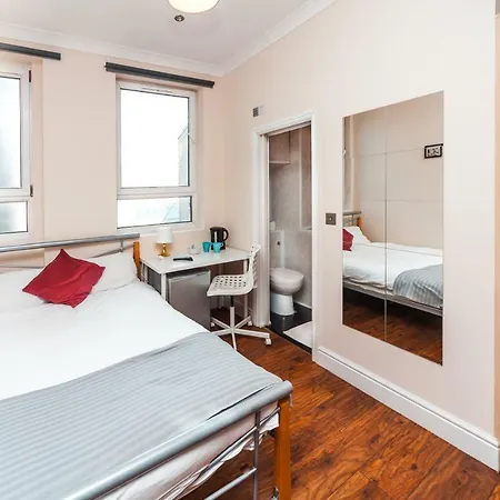Private En-suite @ Liverpool Street, Brick Ln London