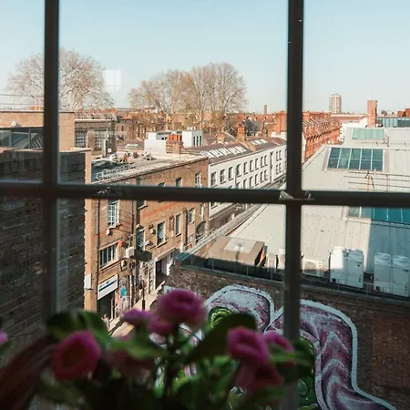 Private En-suite @ Liverpool Street, Brick Ln Guest house 3*