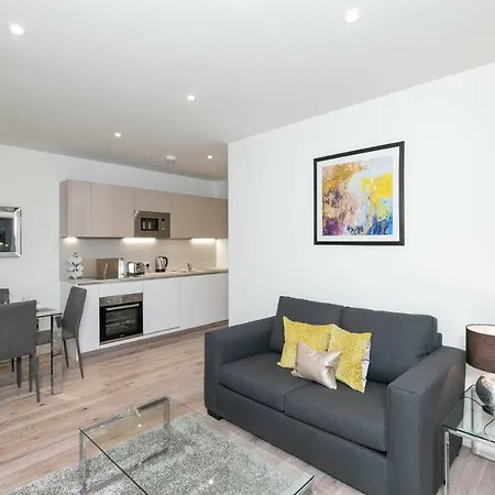 Deluxe By Heathrow Harmondsworth