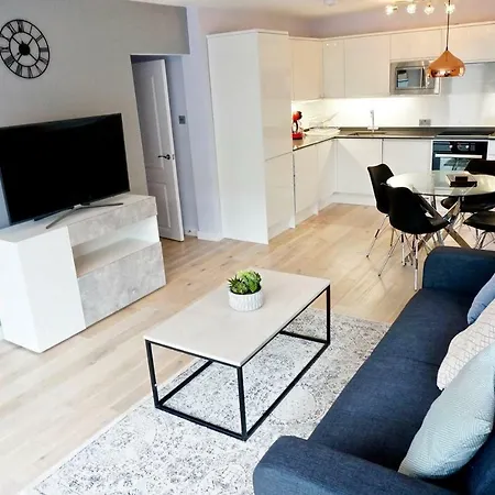2br/2bath Luxury Modern Flat In The City *