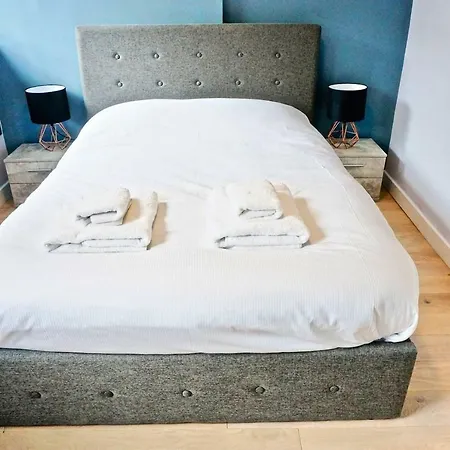 2br/2bath Luxury Modern Flat In The City *
