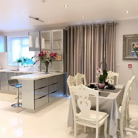 Amazing 4* London