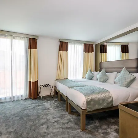 Atrium Heathrow Hotel 4*