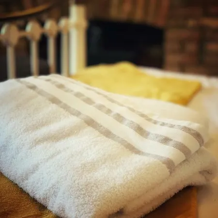 Paul's Place Near Heathrow * London