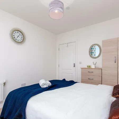 Lamington Heights London