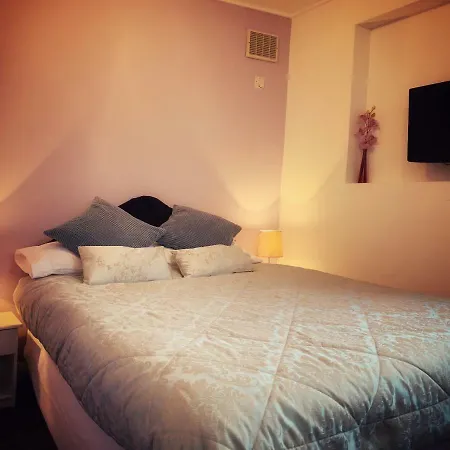 Apartment Paul's Place Near Heathrow London