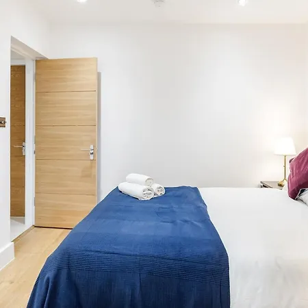 Guest house Donatello Apart-rooms Tower Bridge Road 3*