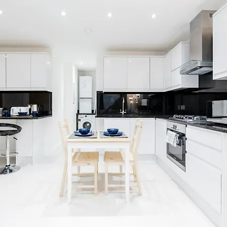 Donatello Apart-rooms Tower Bridge Road Guest house 3*