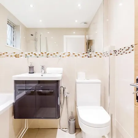 Donatello Apart-rooms Tower Bridge Road Guest house 3*