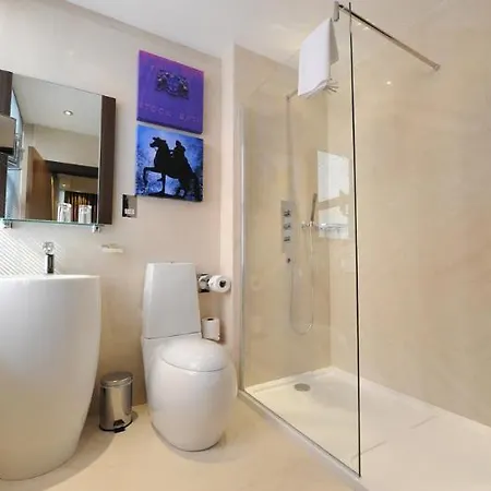 Indigo Tower Hill By Ihg מלון 4*