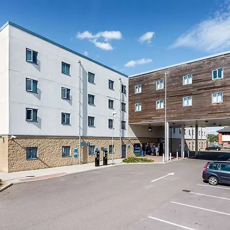 Отель Travelodge Sunbury M3 Лондон