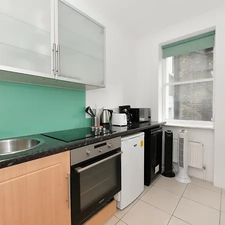 Kensington Comfort Apartment *