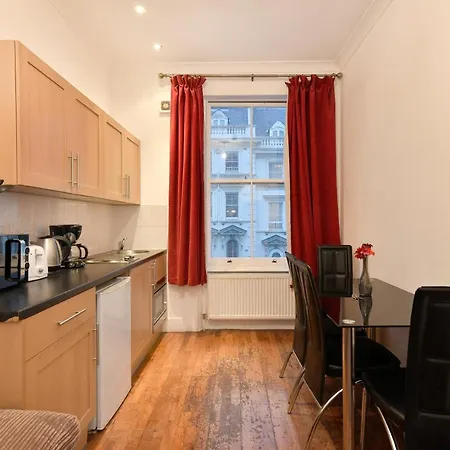 Kensington Comfort * London