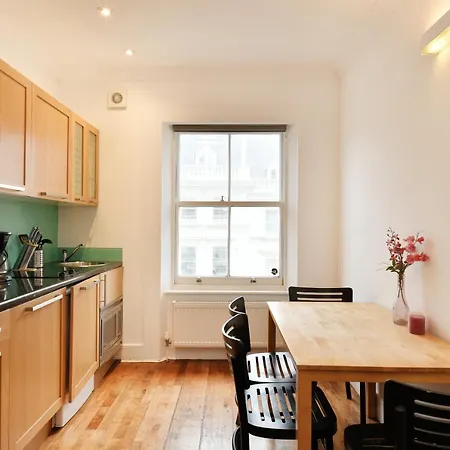 Kensington Comfort Apartment