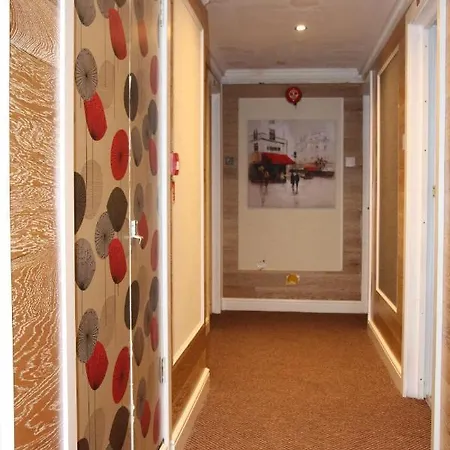 Cheshire 3* London
