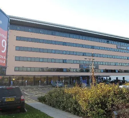 Travelodge Airport Szálloda