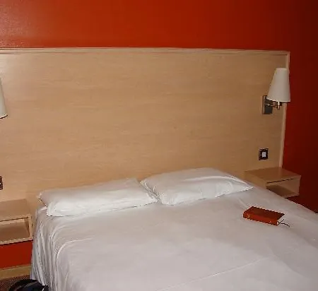 Travelodge Airport Szálloda London