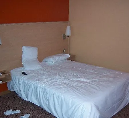Travelodge Airport Szálloda London