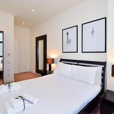 Canary Wharf - Corporate River View Apartments