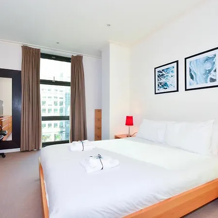Canary Wharf - Corporate River View Apartments *
