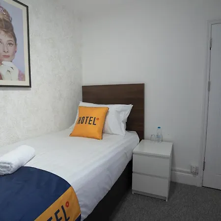Oyo Brunel Hotel