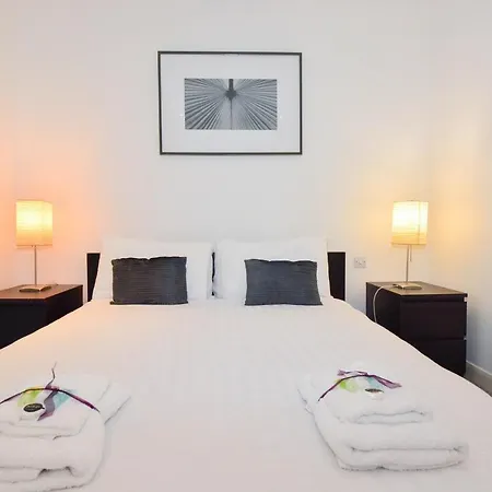 Canary Wharf - Corporate River View Apartments *