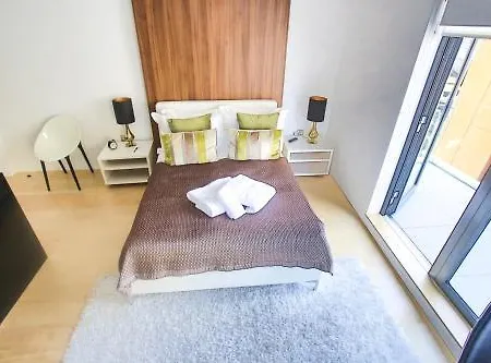 Room Home Stay Aparthotel 4*