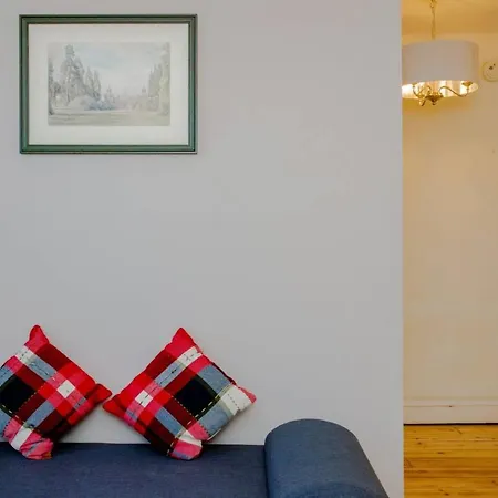 Large Luxury Townhouse In The Centre Of Greenwich