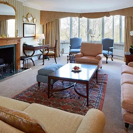 Cheval Three Quays At The Tower Of 5*