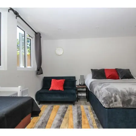 Stayzo - Crofton Park - Refurbished * London