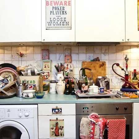 Boutique Bijoux Garden Flat In Vibrant Oval Apartment *