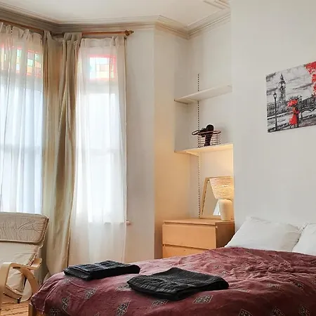 In Queen's Park Homestay