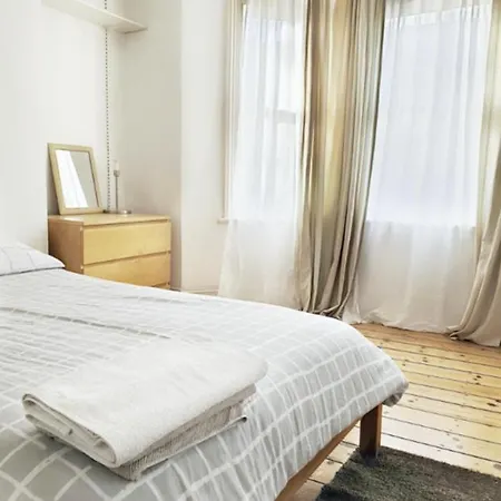 Homestay In Queen's Park