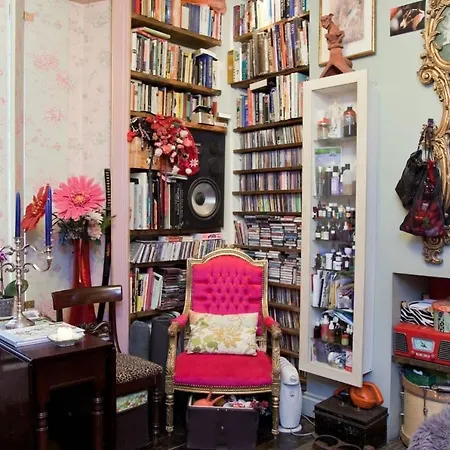 Boutique Bijoux Garden Flat In Vibrant Oval London