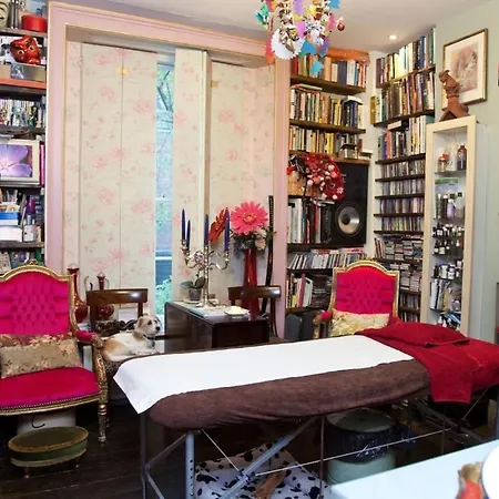 Boutique Bijoux Garden Flat In Vibrant Oval Apartment London