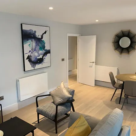 Apartment Heathrow North By Charles Hope