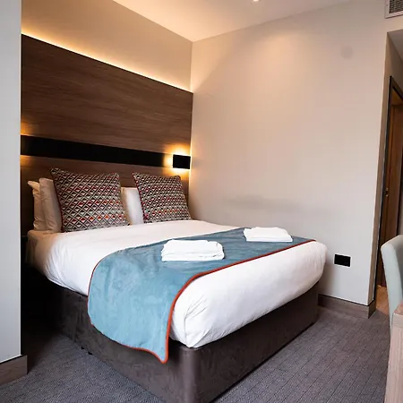 Oxford Hotel 3*