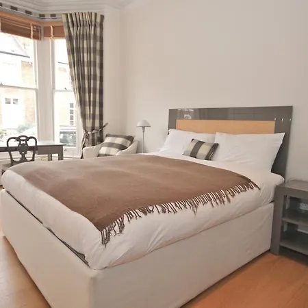 Canguroproperties - Gertrude Street * London