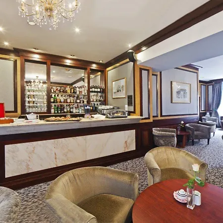 Gem Langham Court 4*