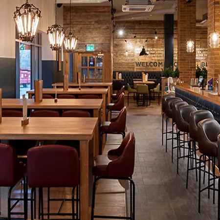فندق Premier London Sutton 3*