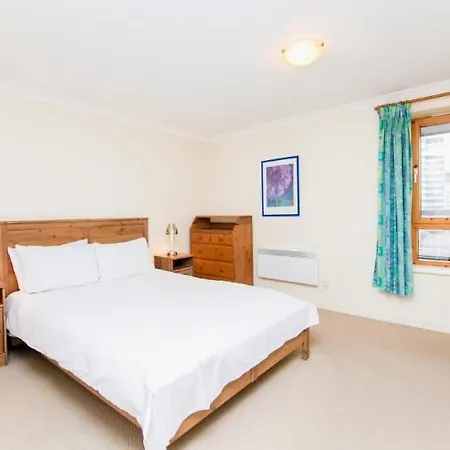 Oyo 140 Meridian Place 3* Londres