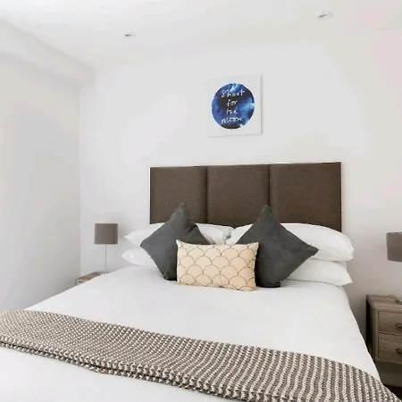 Luxury North Apartment London