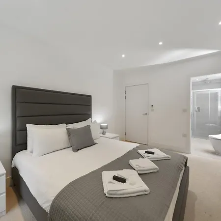 Stylish Near Central Free Wifi London