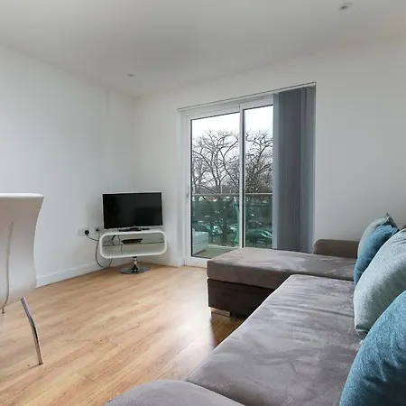 Skyvillion - Cozy In Town With Free Parking & Wifi Apartment *