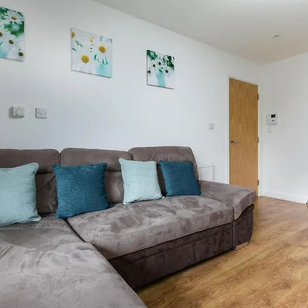 Apartment Skyvillion - Cozy In Town With Free Parking & Wifi *