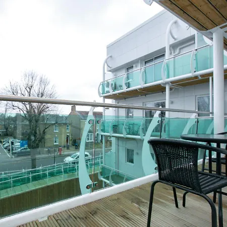 Skyvillion - Cozy In Town With Free Parking & Wifi Apartment Enfield