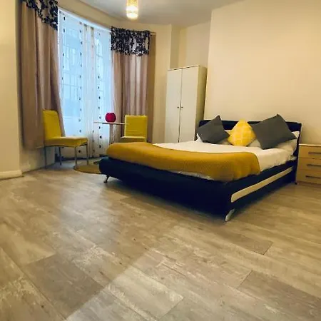 St. George'S Apartments *