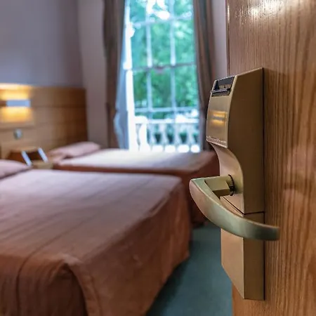 The Nayland 3*