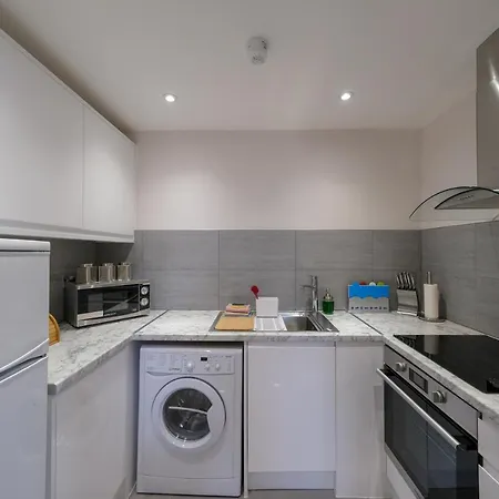 Collingham Serviced Aparthotel Londra