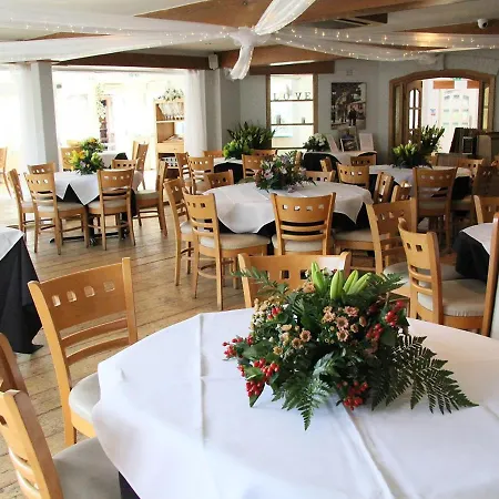 The Watersedge, Canal 4* Hillingdon